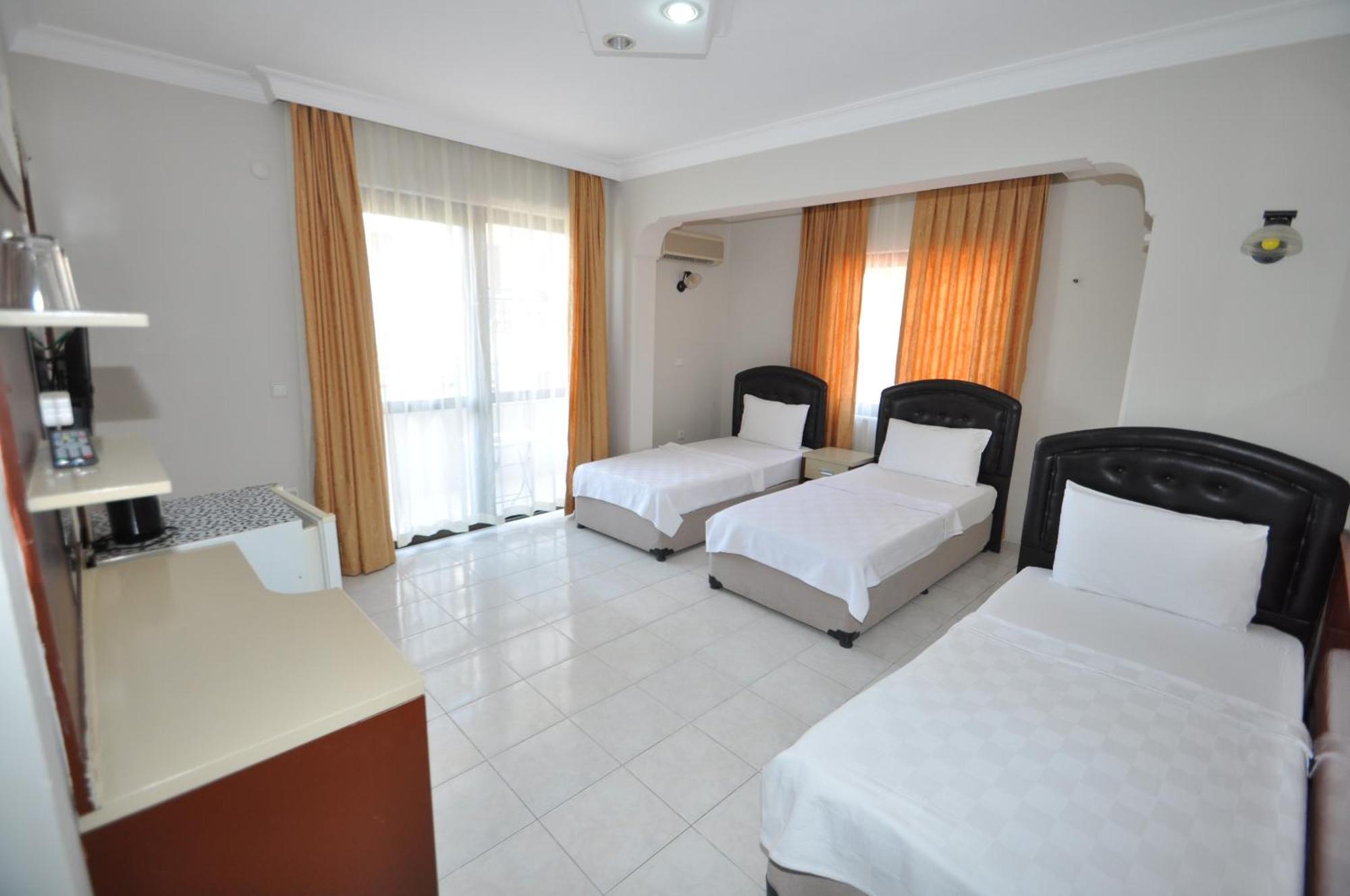 Defne & Zevkim Hotel มาร์มาริส ภายนอก รูปภาพ